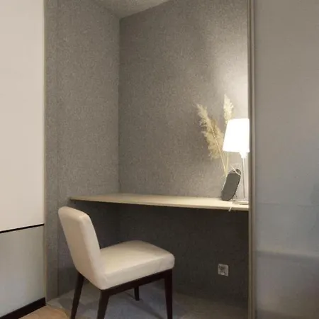 Apartment By The River And Center - Comfortable
